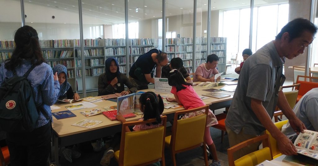 7月14日 日 日本語多読の会 おおぶ文化交流の杜図書館